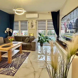 Golden Luxury Apartament